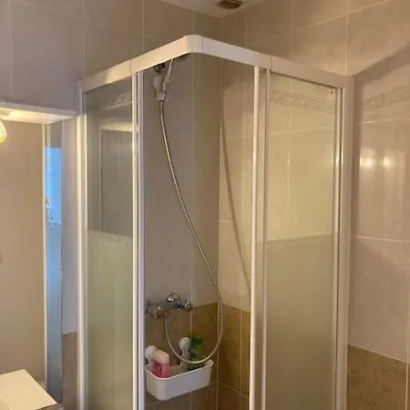 1 Proximite Port De Commerce Et Gare Sncf Breszt