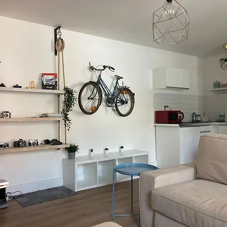 1 Proximite Port De Commerce Et Gare Sncf