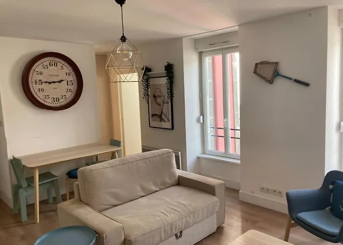 1 Proximité Port De Commerce Et Gare Sncf