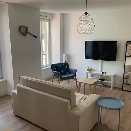 1 Proximite Port De Commerce Et Gare Sncf Брест