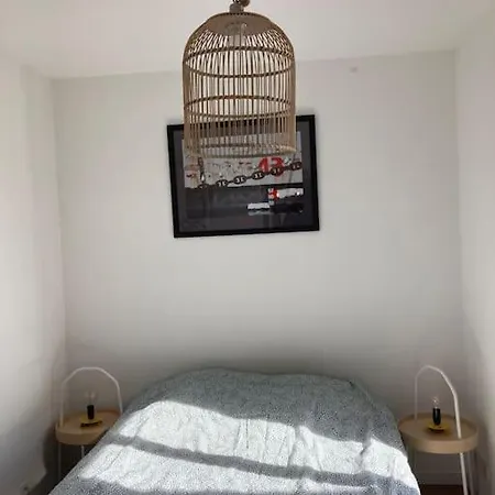 1 Proximite Port De Commerce Et Gare Sncf *