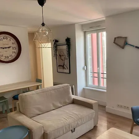 1 Proximite Port De Commerce Et Gare Sncf