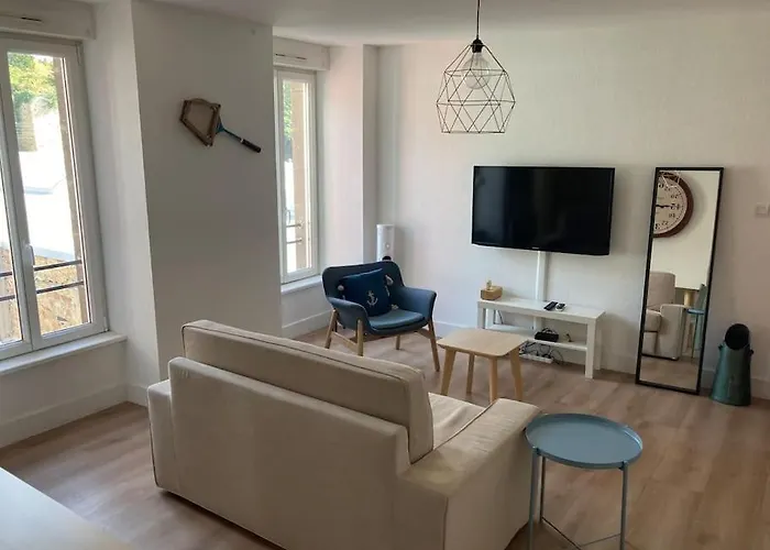 1 Proximite Port De Commerce Et Gare Sncf Брест